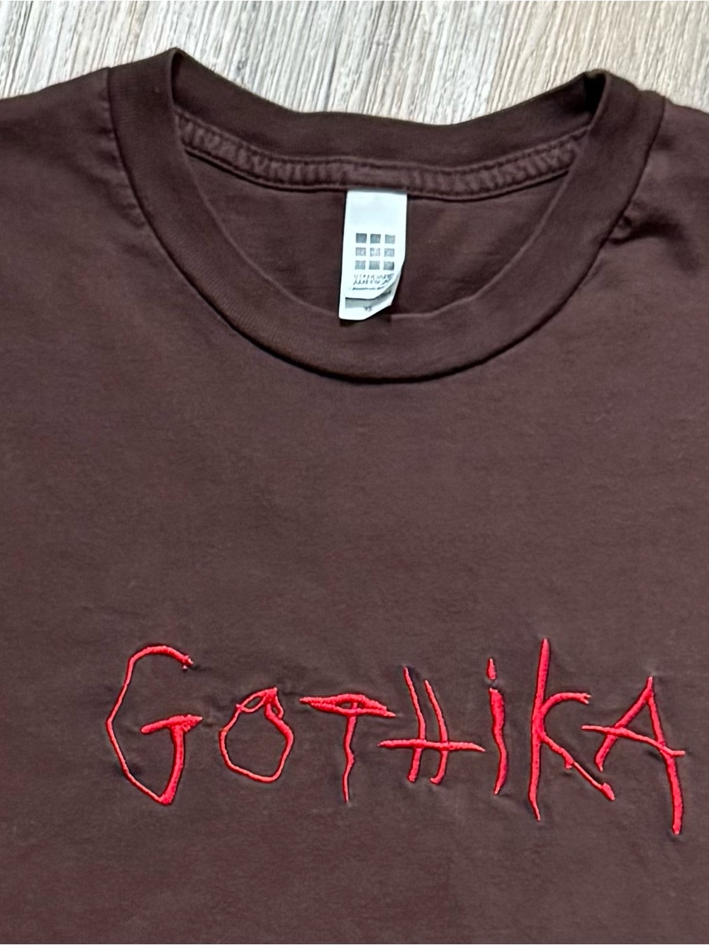 Rare Gothika Horror Movie Embroidered Crew Gift T-Shirt Signed by Halle Berry